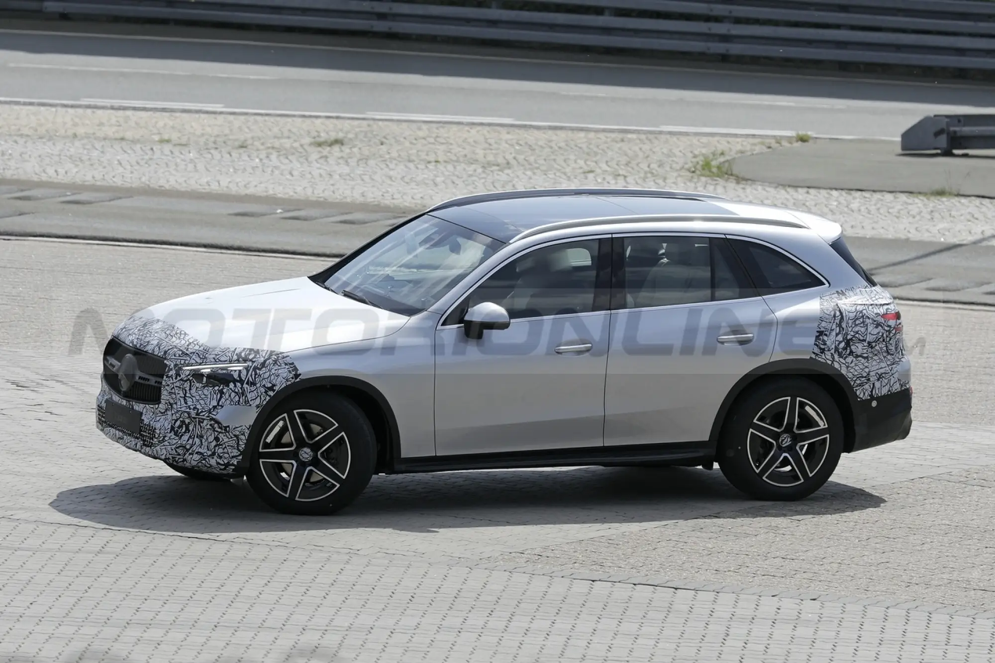 Mercedes GLC 2023 - Foto Spia 03-05-2022 - 15