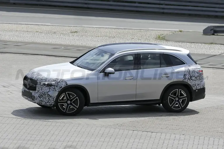 Mercedes GLC 2023 - Foto Spia 03-05-2022 - 15