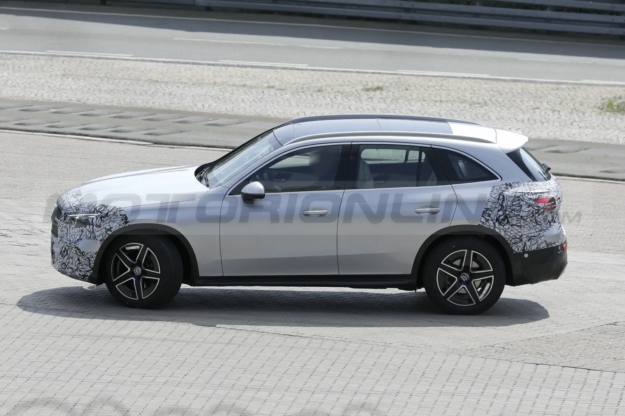 Mercedes GLC 2023 - Foto Spia 03-05-2022 - 11