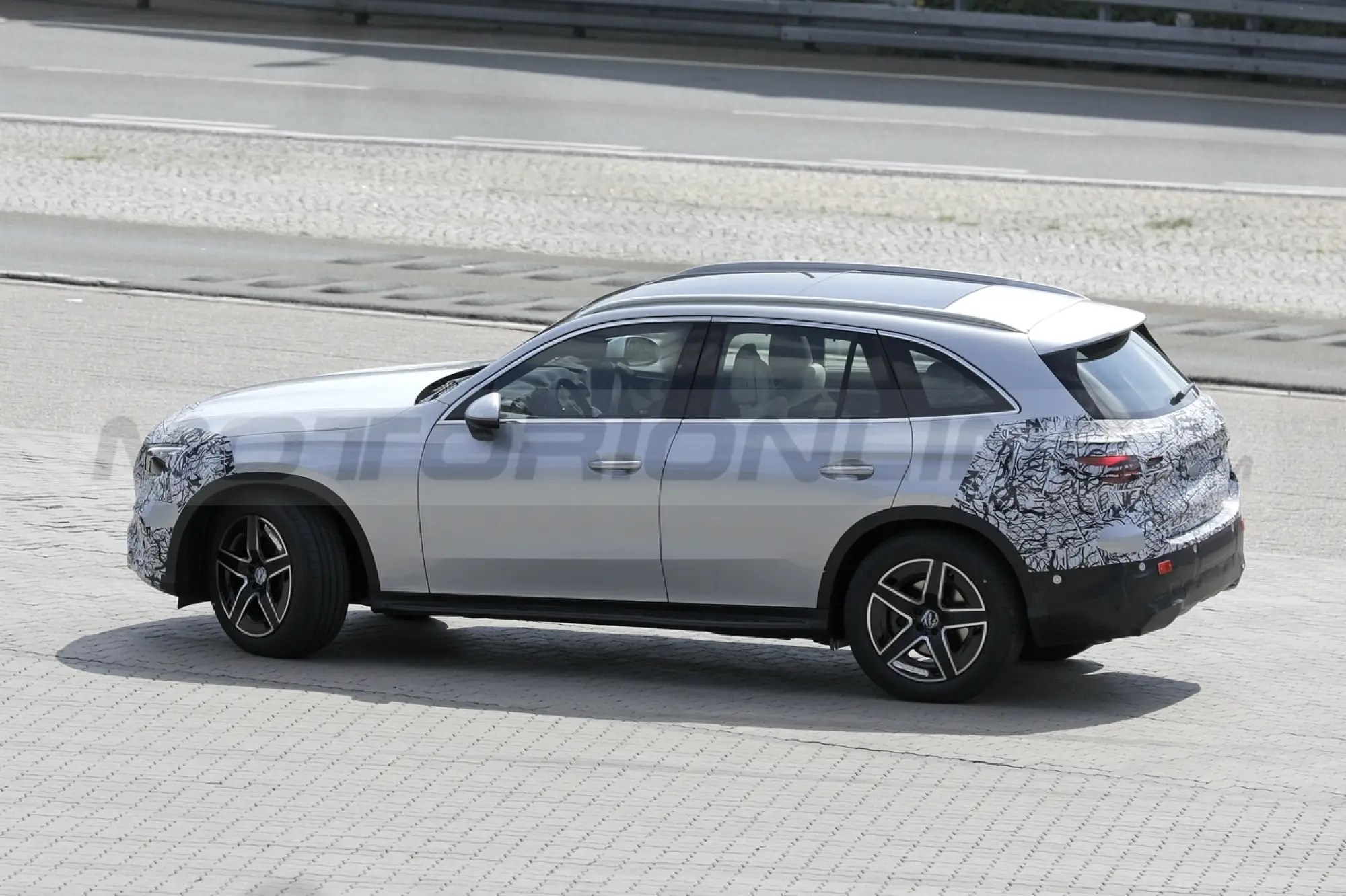 Mercedes GLC 2023 - Foto Spia 03-05-2022 - 19