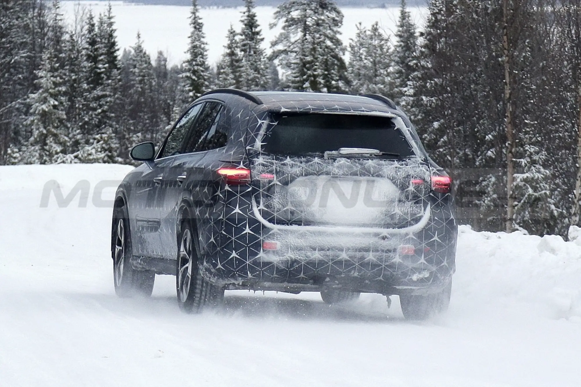 Mercedes GLC 2023 - Foto Spia 09-03-2022 - 2