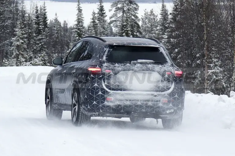Mercedes GLC 2023 - Foto Spia 09-03-2022 - 2
