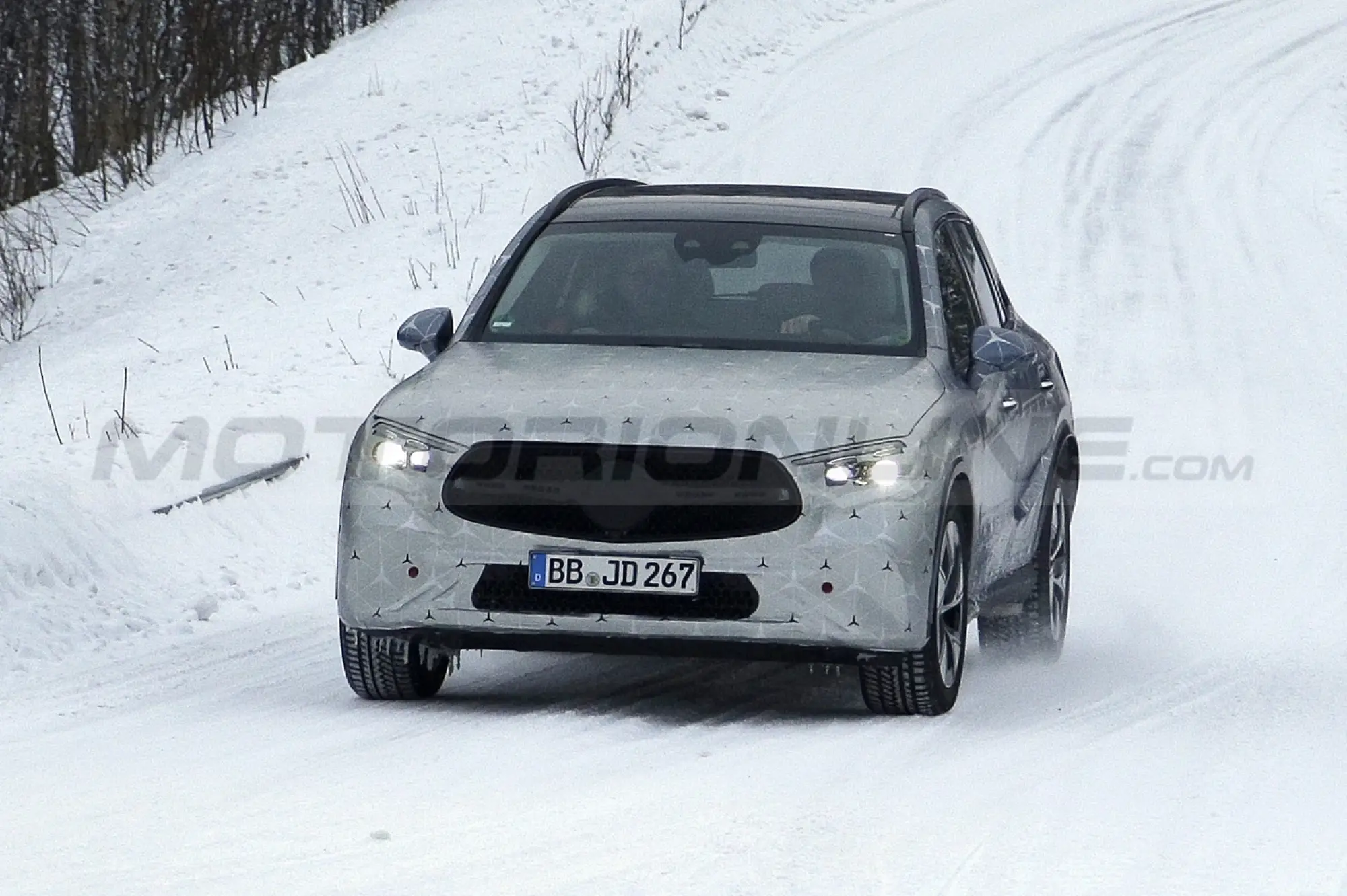 Mercedes GLC 2023 - Foto Spia 09-03-2022 - 5