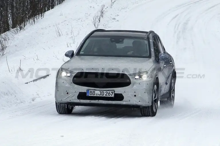 Mercedes GLC 2023 - Foto Spia 09-03-2022 - 5