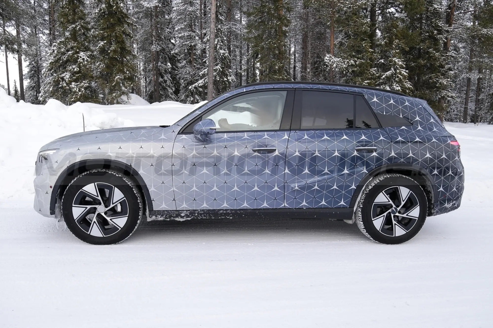 Mercedes GLC 2023 - Foto Spia 09-03-2022 - 1