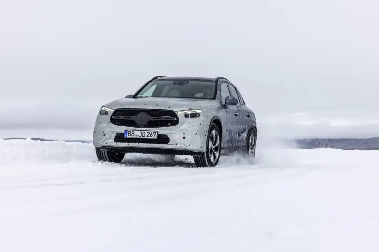 Mercedes GLC 2023 prototipo - Foto - 35