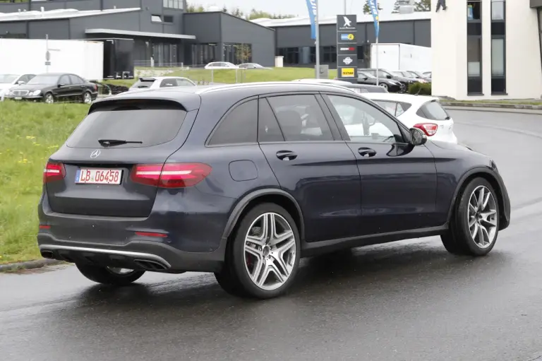 Mercedes GLC 63 AMG - foto spia maggio 2016 - 6