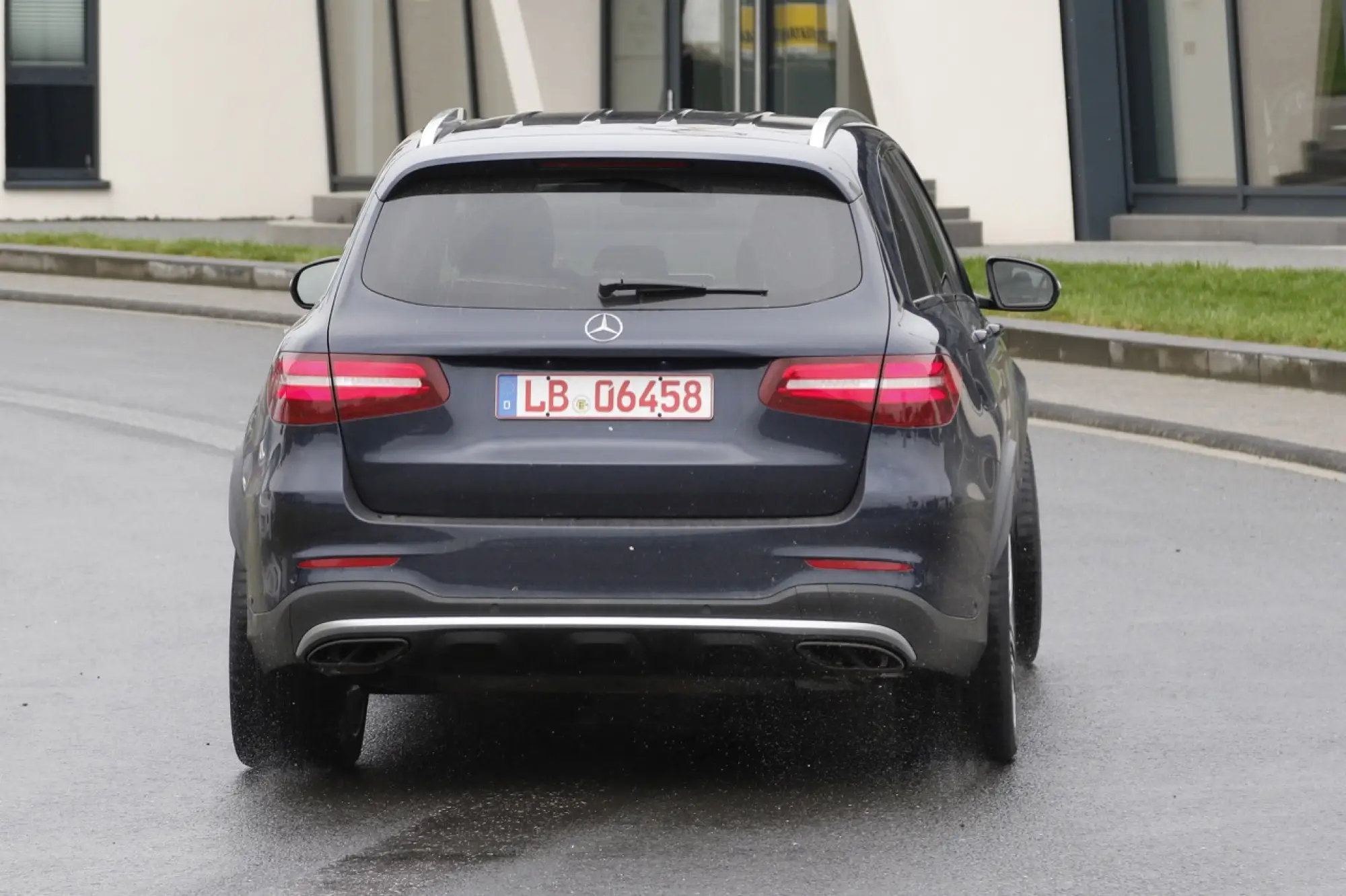 Mercedes GLC 63 AMG - foto spia maggio 2016 - 8