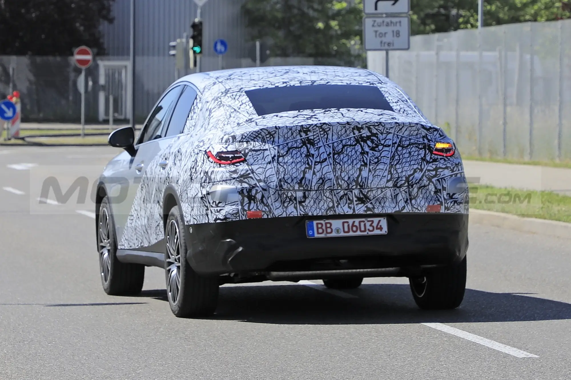 Mercedes GLC Coupé 2023 - Foto Spia 15-06-2022 - 11