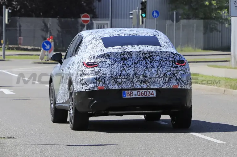 Mercedes GLC Coupé 2023 - Foto Spia 15-06-2022 - 8