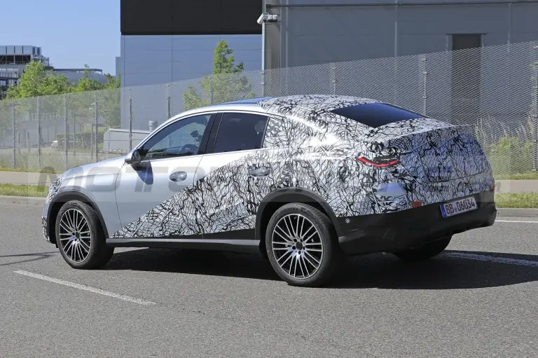 Mercedes GLC Coupé 2023 - Foto Spia 15-06-2022 - 1