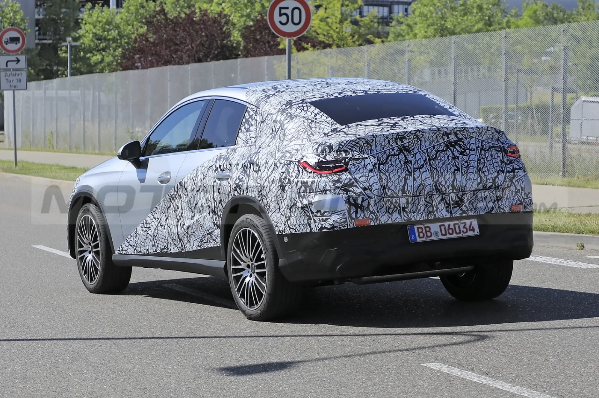 Mercedes GLC Coupé 2023 - Foto Spia 15-06-2022 - 7