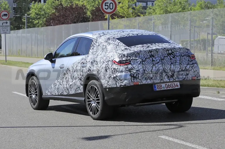 Mercedes GLC Coupé 2023 - Foto Spia 15-06-2022 - 7