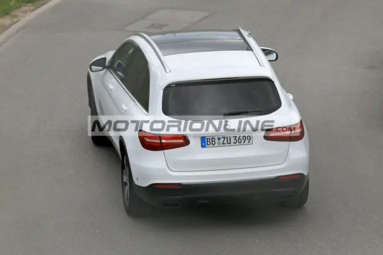 Mercedes GLC facelift - Foto spia 2-5-2018 - 11