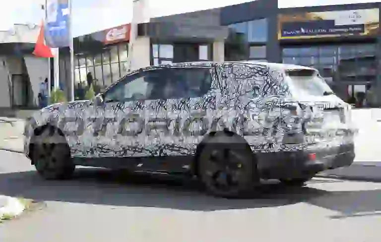 Mercedes GLC - Foto spia agosto 2020 - 8