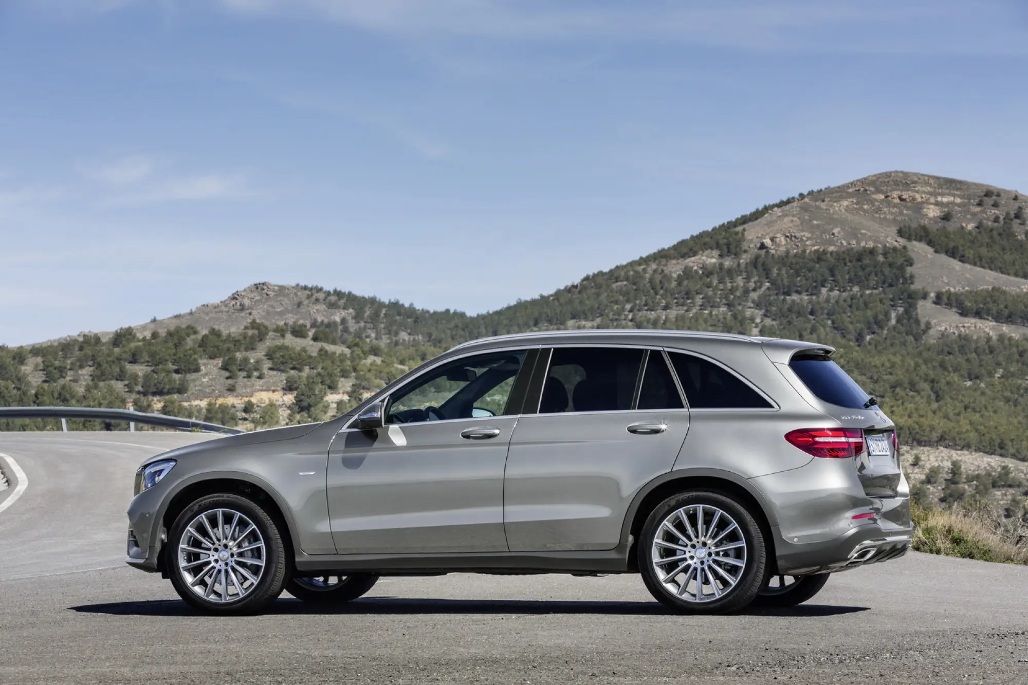 Mercedes GLC - Nuove foto ufficiali - 37