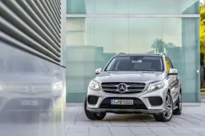 Mercedes GLE 2016 - 15