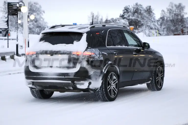 Mercedes GLE 2023 - Foto Spia 13-12-2021 - 1