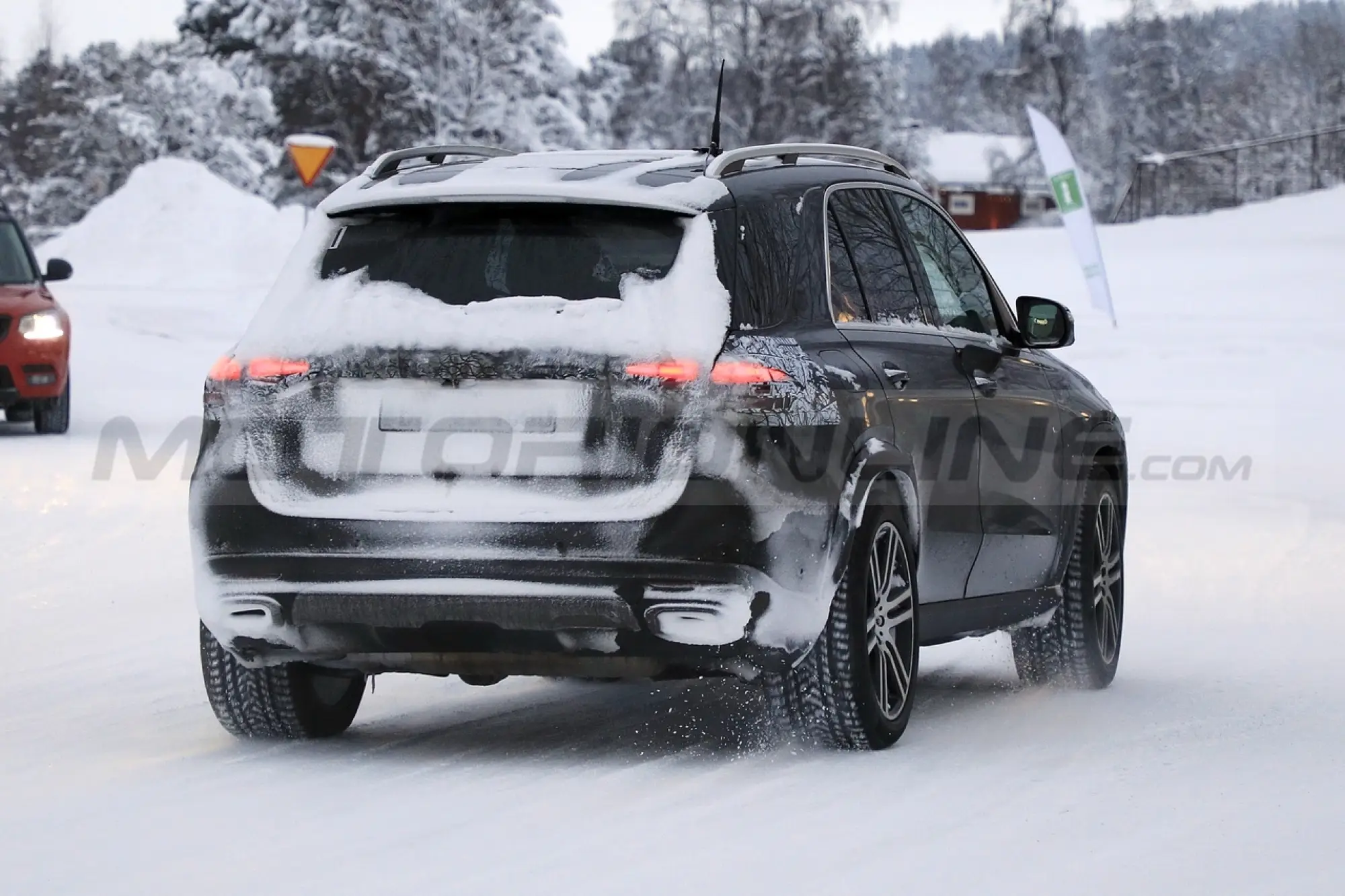 Mercedes GLE 2023 - Foto Spia 13-12-2021 - 6