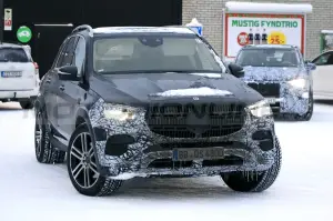 Mercedes GLE 2023 - Foto Spia 13-12-2021 - 12