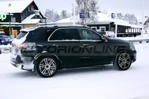 Mercedes GLE 2023 - Foto Spia 13-12-2021 - 7