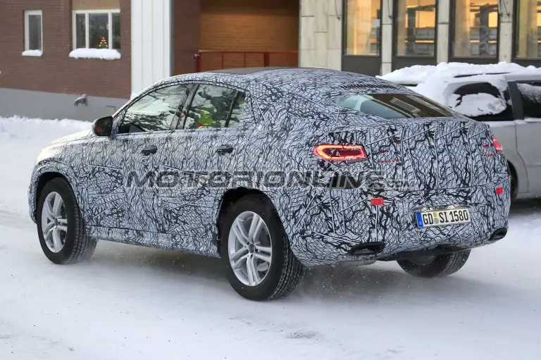 Mercedes GLE Coupe foto spia 7 gennaio 2019 - 17