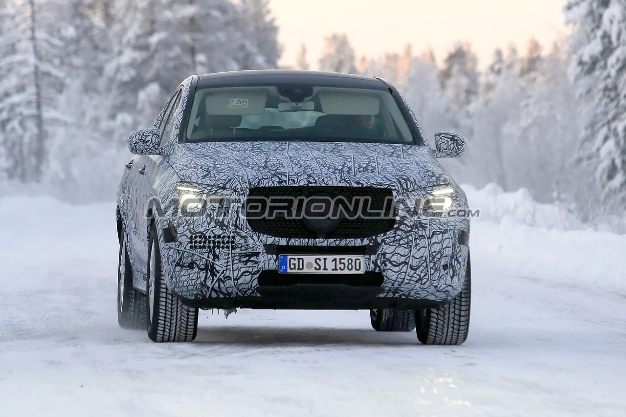 Mercedes GLE Coupe foto spia 7 gennaio 2019 - 1