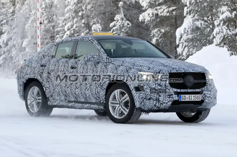 Mercedes GLE Coupe foto spia 7 gennaio 2019 - 4