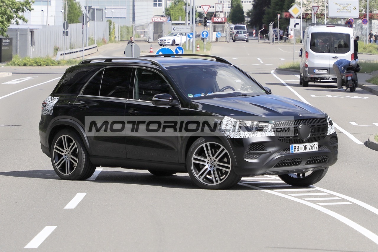 Mercedes GLE - Foto spia 23-6-2021