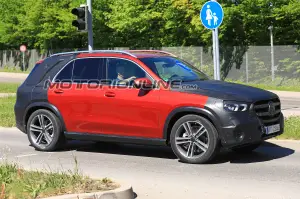 Mercedes GLE foto spia 9 maggio 2018 - 4