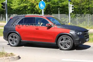 Mercedes GLE foto spia 9 maggio 2018 - 5