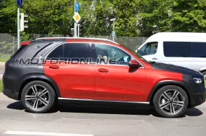 Mercedes GLE foto spia 9 maggio 2018 - 6