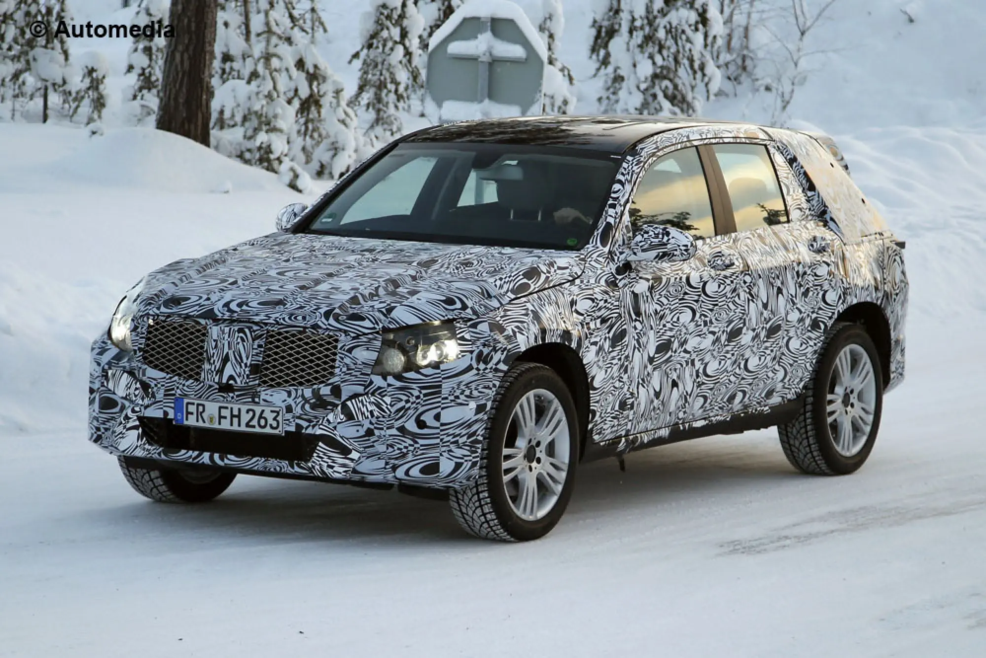 Mercedes GLK 2015 - Foto spia 21-01-2014 - 2