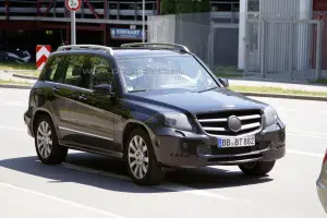 Mercedes GLK restyling foto spia luglio 2011 - 4