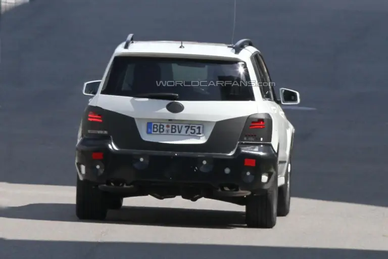 Mercedes GLK restyling foto spia luglio 2011 - 5