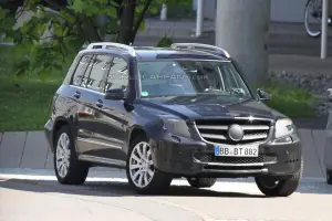 Mercedes GLK restyling foto spia luglio 2011 - 7