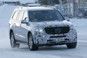 Mercedes GLS 2015 - Foto spia 15-12-2014