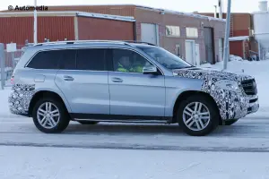 Mercedes GLS 2015 - Foto spia 15-12-2014