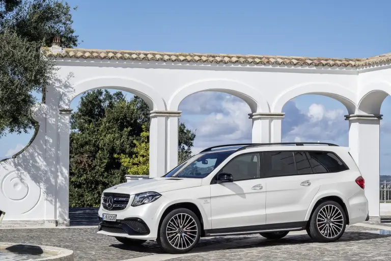 Mercedes GLS  - 8