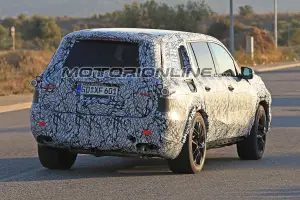 Mercedes GLS foto spia 16 dicembre 2017