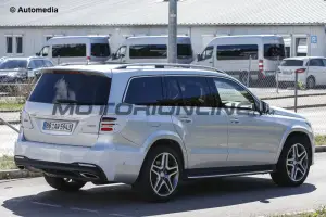 Mercedes GLS - Foto spia 23-09-2015