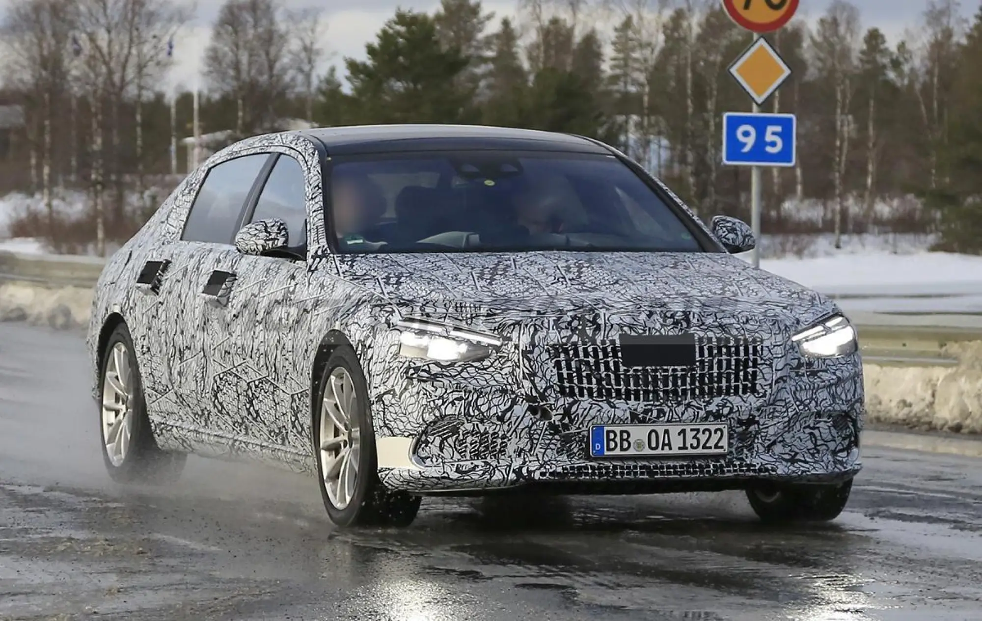 Mercedes-Maybach Classe S 2021 - Foto spia 19-12-2019 - 2