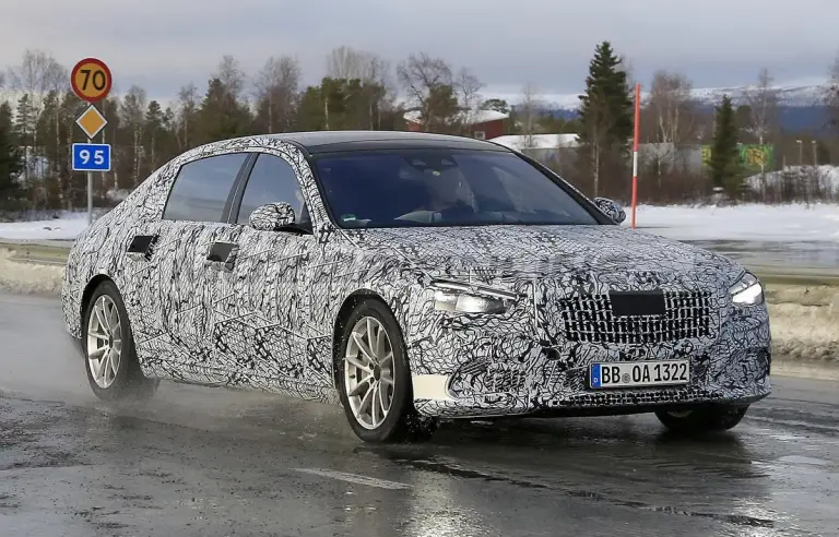 Mercedes-Maybach Classe S 2021 - Foto spia 19-12-2019 - 3