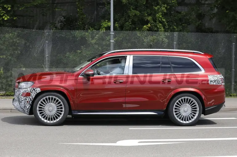 Mercedes-Maybach GLS 2024 - Foto Spia 17-06-2022 - 11