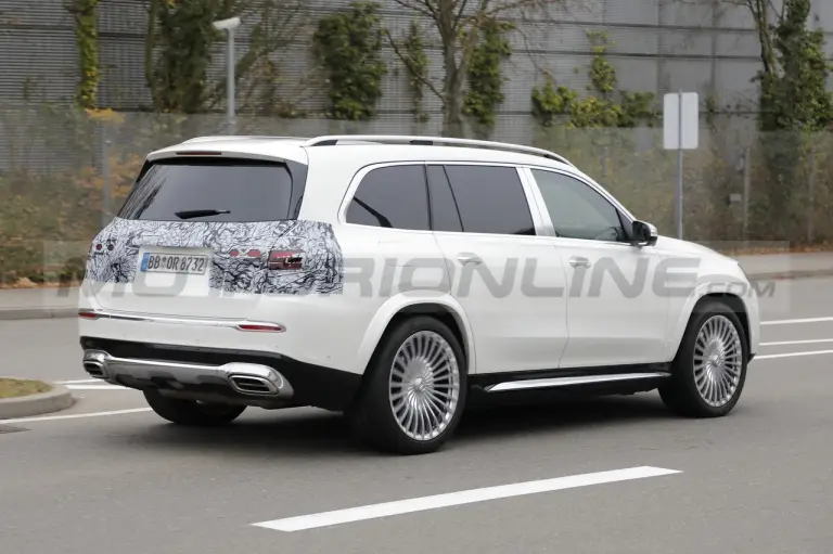 Mercedes-Maybach GLS 2024 - Foto Spia 17-11-2021 - 9