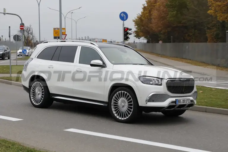 Mercedes-Maybach GLS 2024 - Foto Spia 17-11-2021 - 6