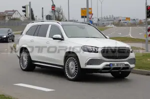 Mercedes-Maybach GLS 2024 - Foto Spia 17-11-2021