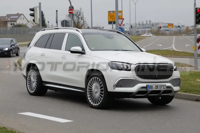 Mercedes-Maybach GLS 2024 - Foto Spia 17-11-2021 - 8