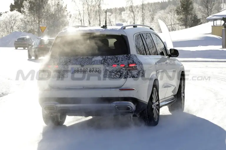 Mercedes-Maybach GLS restyling - Foto Spia 01-03-2022 - 22