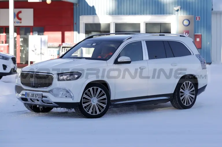 Mercedes-Maybach GLS restyling - Foto Spia 01-03-2022 - 7